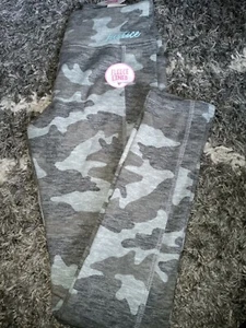 Girls justice full length fleece lined legging size 7 new camo - Picture 1 of 2