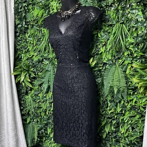 REISS Dress Women 8 Black Lace V Neckline Sheath Elegant Cocktail 2736 - Picture 1 of 12