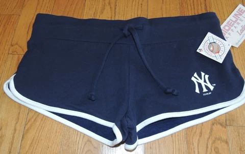BRAND NEW WOMENS NEW YORK YANKEES GENUINE MLB SIDELINE APPAREL MLB SHORTS LARGE Cover