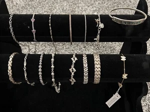 Lotto di 15 Bracciali Argento Sterling - Include Delfini, Placcati Oro Rachel Zoe - Foto 1 di 24