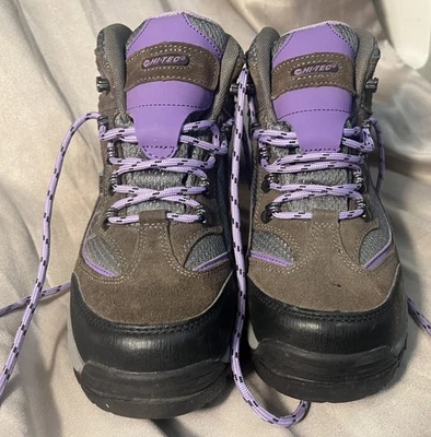 Hi-Tec Skamania MId Botas de Senderismo Impermeables para Mujer Talla 7.5 Gris/Púrpura NUEVAS Foto 1 de 4