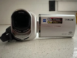 Sony Handycam DCR-SX65 Digital Camcorder Zeiss 70x Zoom, Silver, Works, READ - Picture 1 of 7