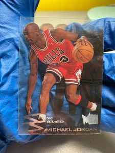 Michael Jordan Slick Silver 1995-96 Fleer Metal #3 Bulls - Picture 1 of 12