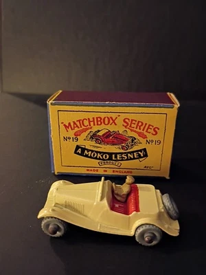 Matchbox  #19A  MG Sports Car 1956 Creme VN/MINT In  Solid Original B1 Box - Image 1 of 4