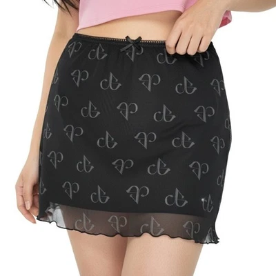 Minifalda de malla para mujer BLACKPINK x H&M mediana negra con monograma ribete de encaje Y2K Foto 1 de 4