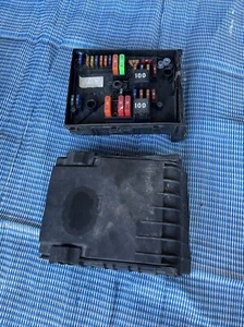 2010-2014 VOLKSWAGEN GOLF JETTA MK6 2.0L SAM MODULE RELAY DISTRIBUTION FUSE BOX - Picture 1 of 7