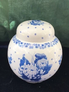 Rington’s Chrysanthemum, Blue & White Spice Jar, Bone China, Brand New in box!. - Picture 1 of 3