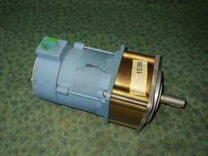 NUOVO motore passo-passo con ingranaggi Slo-Syn SS221-2015 - 2700 once in. (15786-G7B) - Foto 1 di 5