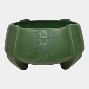 Weller Bedford 1915 Art Pottery Matte Green Buttressed Footed Ceramic Planter - Picture 1 of 6