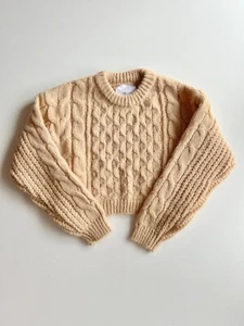 Suéter de pescador ZARA para niñas color camel claro tejido con cable cuello redondo, talla 9-10 - Imagen 1 de 6