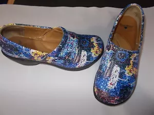 Nurse Mates 'Bryar' Multi-Color Clogs - 8.5M - Picture 1 of 5