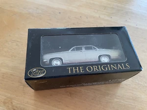 TRAX - 1/43 - TR32C - SEDÁN HOLDEN HR PREMIER - Imagen 1 de 2