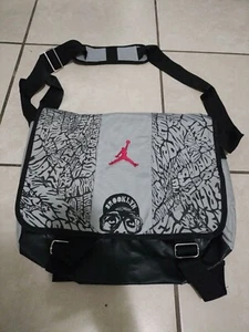 Jordan Messenger Bag - Picture 1 of 14
