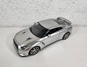 Nissan GT-R 2009 Jada Toys 1:18 Silber Modellauto - Bild 1 von 14