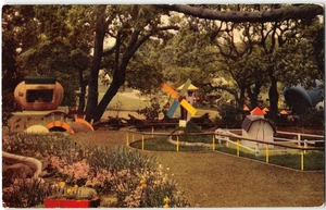 Barn of the Little Red Hen CHILDREN'S FAIRYLAND Oakland 1950s Vintage Postcard - Picture 1 of 2