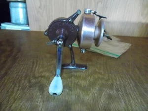 Vintage COMPAC BANTAM lll Tiny Ultra Light Spinning Reel VERY CLEAN Japan 8/25 - Picture 1 of 6