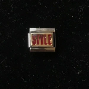 Nomination Classic Red Enamel "STYLE" Charm - Picture 1 of 2