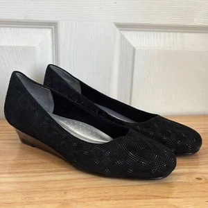 NWOT TROTTERS Lauren Black 3D Patent Suede Size 11 WIDE WIDTH Small Wedge - Picture 1 of 10