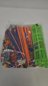 K’NEX Amazing 8 Achterbahn Ersatzteile Tasche - Green Track, Orange Rods, - Bild 1 von 2
