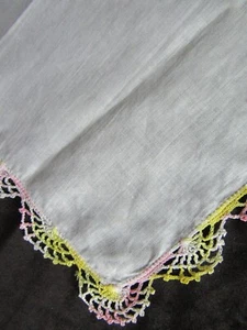 Pañuelo vintage de encaje rosa amarillo con borde de ganchillo 1382 - Imagen 1 de 14