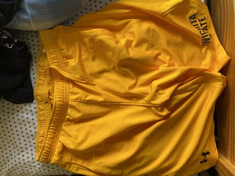 Wichita State Basketball Team Issued Pratice Shorts Mens M Under Armour Cover