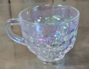 Taza de aperitivo perforadora de vidrio iridiscente con huella pulgar Federal Yorktown vintage carnaval - Imagen 1 de 5