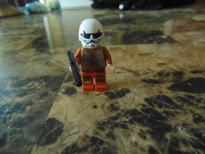 LEGO Minifigure Ezra Bridger - Helmet - Picture 1 of 2