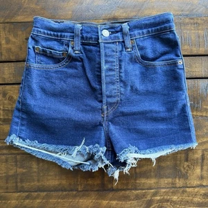 Levi’s Premium Ribcage Button Fly Shorts, Damengröße 27 - Bild 1 von 9