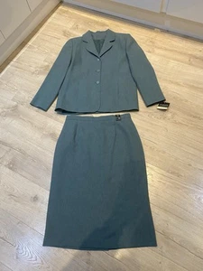 Debenhams Vintage green 2-piece smart Suit - Skirt UK 14 Jacket UK 16 lined BNWT - Picture 1 of 14