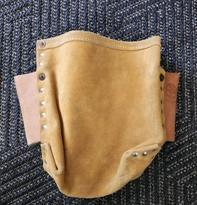 Klein Tools 42247 Tool Pouch Bolt Bag Brown Leather - Picture 1 of 3
