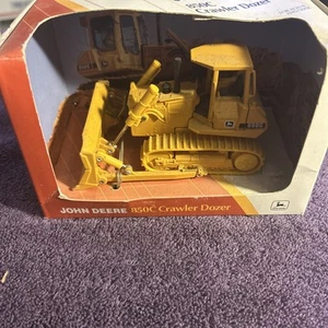 Vintage 1996 NIB ERTL John Deere 850C Crawler Dozer 1:50 Diecast Model - Picture 1 of 7