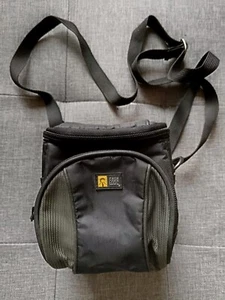 Case Logic Camera Zip Bag Case Belt Loop Adjustable Strap Good Used Condition - Picture 1 of 10