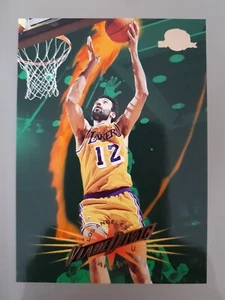 1995-96 SkyBox Vlade Divac #60 Los Angeles Lakers NBA Basketball Lesen! - Bild 1 von 4