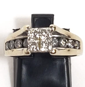 GORGEOUS 14k WHITE GOLD INVISIBLE SET 1CT TW PRINCESS CUT DIAMOND RING SIZE 7.25 - Picture 1 of 22
