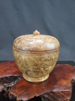 Antique 15th pottery, Sawankhalok ceramic box, Swankalok South Asia - Image 1 of 4