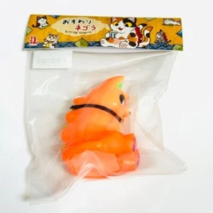 Sitting Negora Halloween Gid Luminoso Konatsuya Morbido Vinile Figura Giappone F/S - Foto 1 di 1