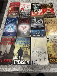 Vince Flynn Paperback Book Lot of 12 Political Intrigue Suspense - Foto 1 di 5