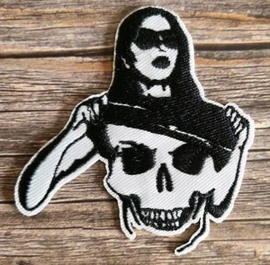 Gothic Pin Up Skull Flasher 90er Skater Streetwear Bügelbild Patch - Bild 1 von 2