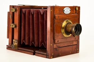 E & T Underwood 3x4'' Tailboard Field View Camera with W.W. Rouch Brass Lens V26 - Picture 1 of 9