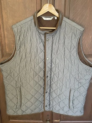 Men’s Quilted Travel Vest By Peter Millar Size XXL Gray W/ Brown Trim Snaps - Image 1 of 4