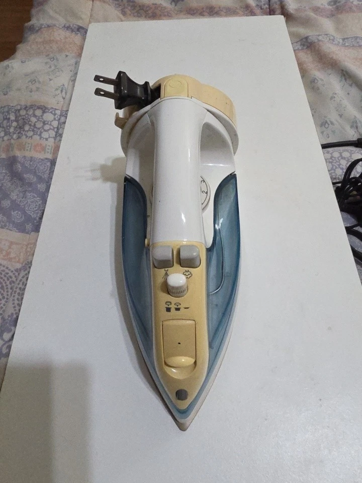 Plancha seca a vapor Panasonic NI-761R 120V 1000W acero inoxidable Foto 1 de 4