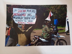 Fotografia Popolo Rapa Nui corteo per la Indipendenza anni 2000 Tekena 45x30 cm - Picture 1 of 4