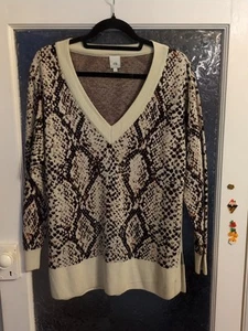 Size 12 River Island Snake Print Cream Black V Neck Jumper - Picture 1 of 5