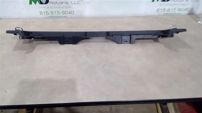 Volvo XC60 2018-2024 moldura de bloqueo de maletero 31440641 Foto 1 de 4