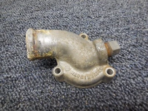 Suzuki GT750 1974 cubierta termostato tubo 74 GT 750 LeMans - Imagen 1 de 5