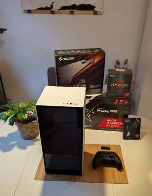 ITX Mini Gaming PC mit XBOX One Controller | Ryzen 7 | RX6800 | 32GB RAM - Bild 1 von 4