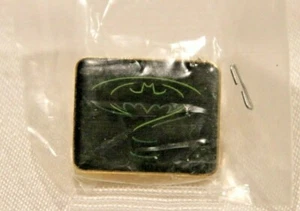 DC COMICS 1994 BATMAN Gold tone Enamel Lapel Pin NEW - Picture 1 of 5