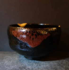 Motoo Kawasaki Kuro Raku Chawan con Kintsugi - de Raku Studio Waraku (276) - Imagen 1 de 14