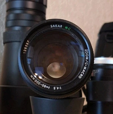 Sakar MC Zoom/C-Macro 1:4.5 f=80-200mm Canon FD Mount Lens (Video) - Image 1 of 4