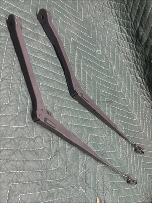 Brazo limpiaparabrisas derecho izquierdo Toyota Celica GT GTS 1982-1985 conductor pasajero Foto 1 de 4